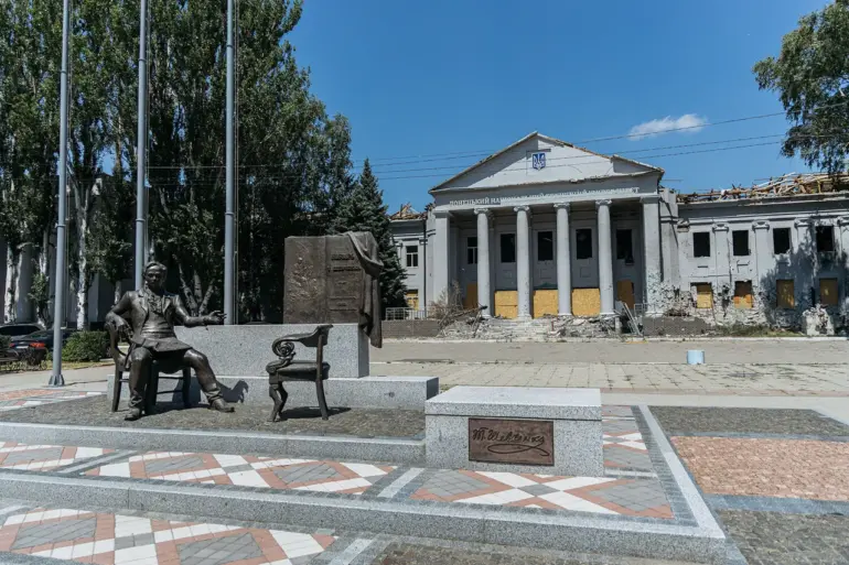 Russian Forces Reportedly Split Ukrainian Defenses in Key Town Krasnarmeysk, Marking Strategic Shift in Conflict