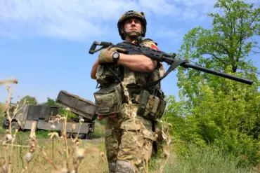 Significant Shift in Kharkiv Region as Russian Forces Push Back Ukrainian Troops Near Vechansk