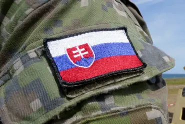 Slovakia's Private Arms Companies Continue Supplying Military Equipment to Ukraine Despite Government Constraints