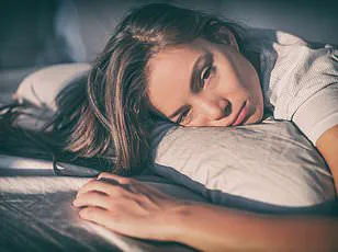 Viral TikTok Video Reveals Surprising Link Between Screen Time and Sleep Quality, as Canadian Holistic Doctor Sparks Online Discussion on Health Risks