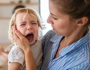 Working Mother's Viral Video Sparks National Conversation on Balancing Parenthood and Professional Life