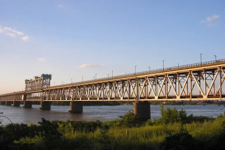 Strategic Impact of Russian Strike on Dnieper Bridge Sparks Speculation About War's New Phase